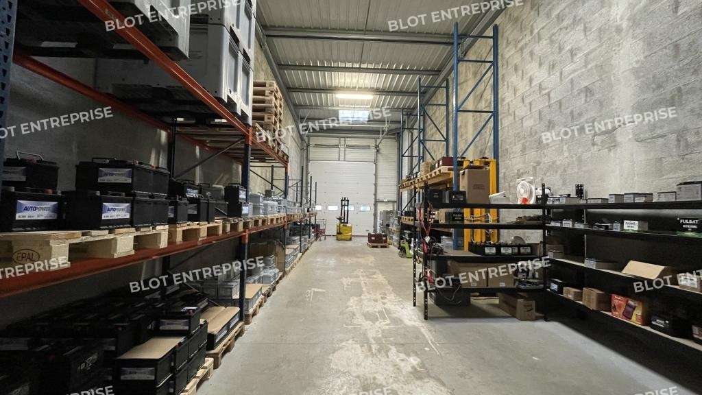 A louer locaux d'activités de 149m² Saint Nazaire