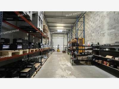 A louer locaux d'activités de 149m² Saint Nazaire