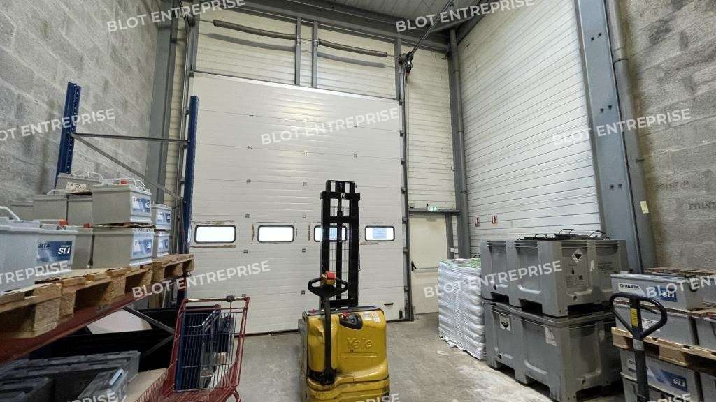 A louer locaux d'activités de 149m² Saint Nazaire