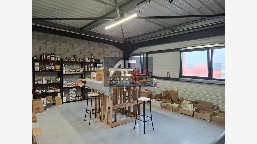 A louer local activité 150m² Saint-Nazaire Brais