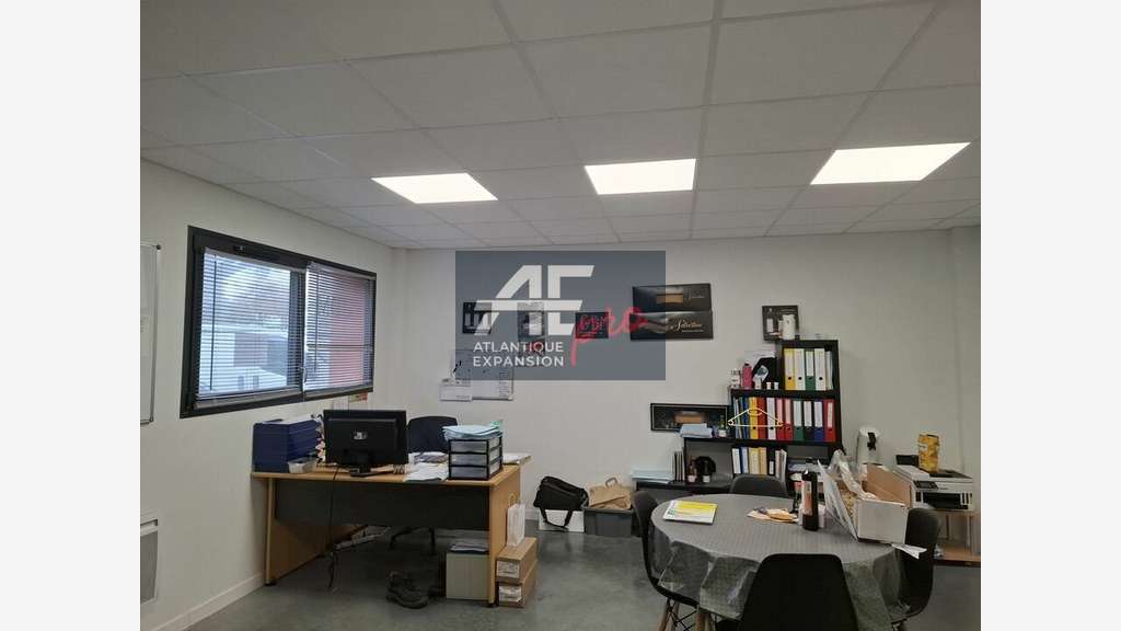 A louer local activité 150m² Saint-Nazaire Brais