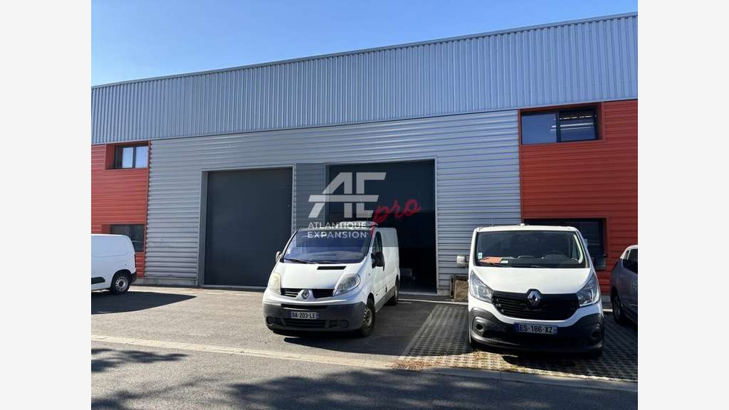 A louer local activité 150m² Saint-Nazaire Brais