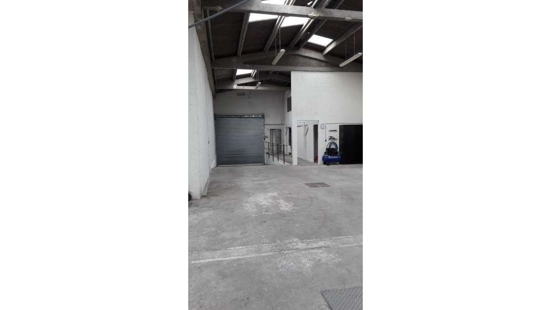 Local d'activités 267m² à louer à Saint Nazaire