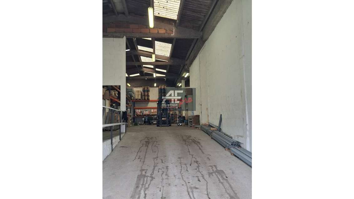 A louer locaux 467m² à Penhoët/Saint-Nazaire