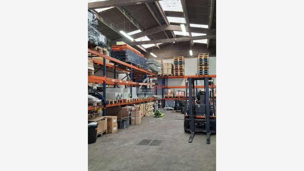 A louer locaux 467m² à Penhoët/Saint-Nazaire