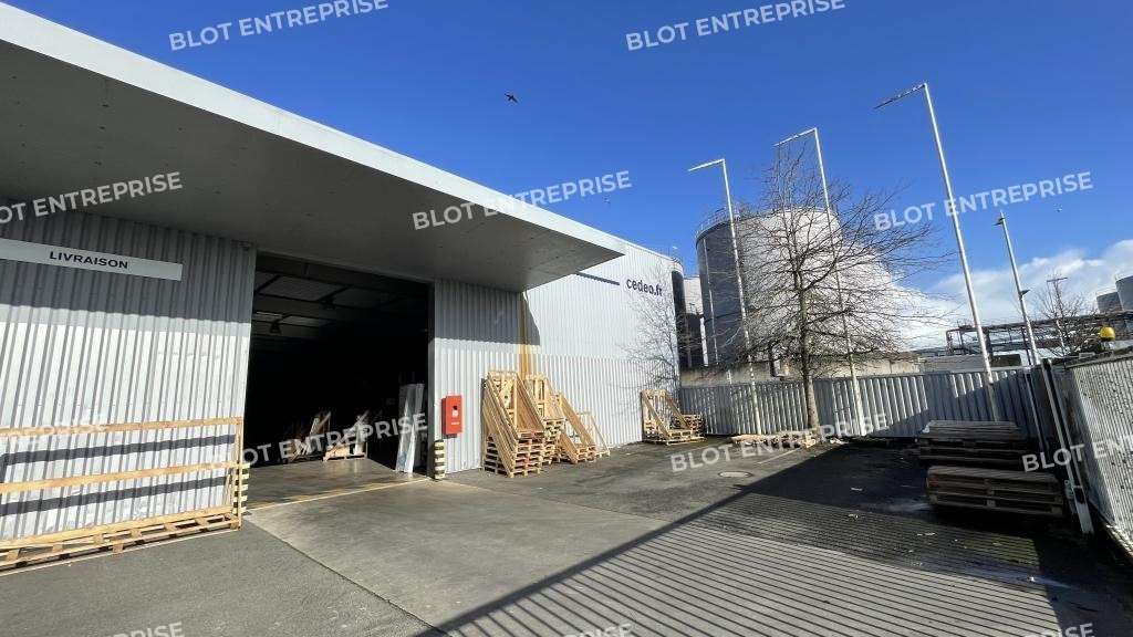 A louer locaux d'activités 660m² Saint-Nazaire