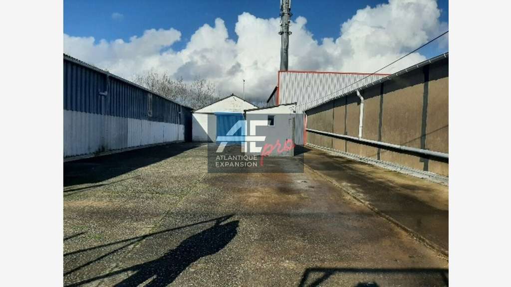 Entrepôt 202m² avec terrain à louer Saint Nazaire