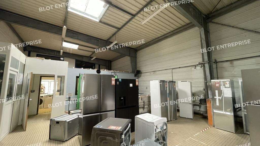 A louer locaux activités 625m² St-Nazaire Océanis