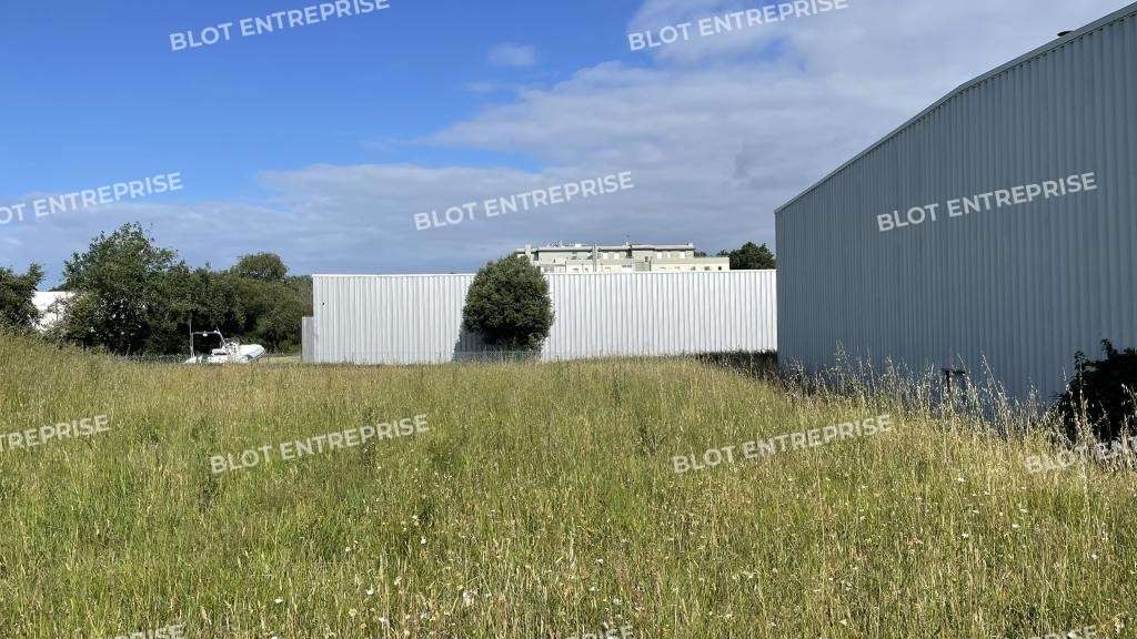 A louer locaux activités 625m² St-Nazaire Océanis