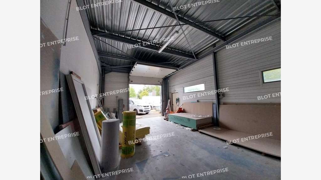 A louer locaux 651m² zone de Brais à Saint-Nazaire