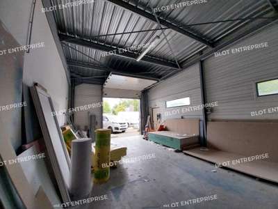 A louer locaux 651m² zone de Brais à Saint-Nazaire
