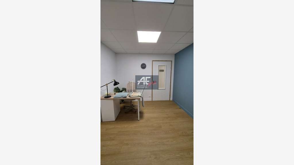 44 - SAINT NAZAIRE - BUREAUX à louer