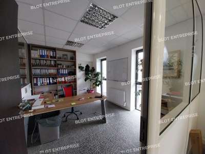 À LOUER - LOCAUX D'ACTIVITÉS - 651 M² - SAINT NA