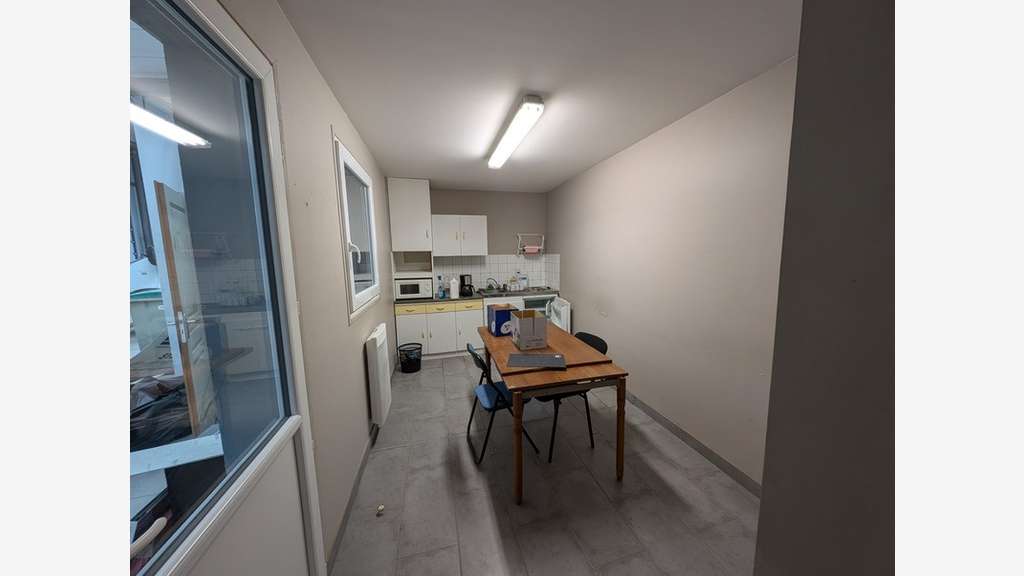 A louer local commercial 540m² proche Saint Omer
