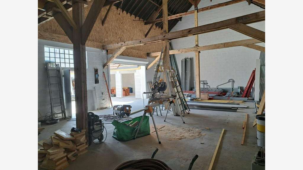 Entrepôt 120m² à louer à Saint-Omer centre