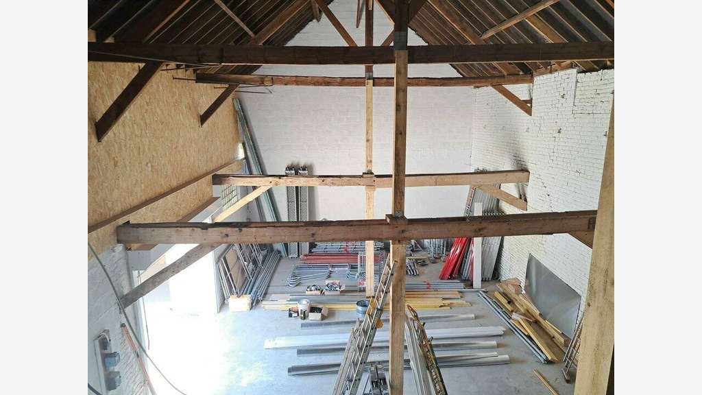 Entrepôt 120m² à louer à Saint-Omer centre