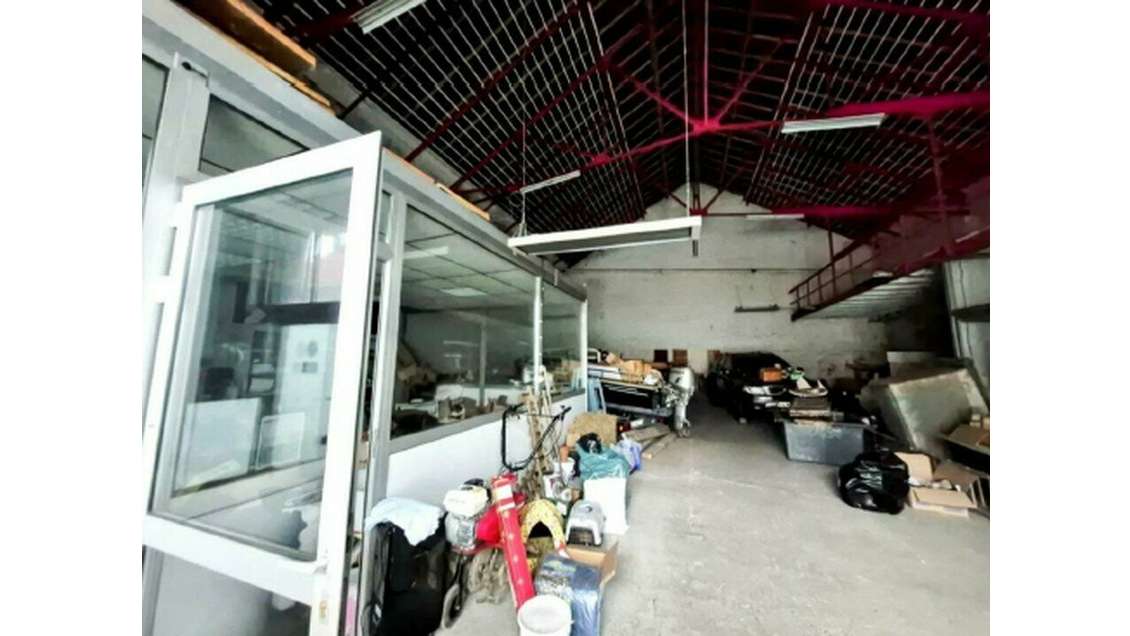 Local d'activité 232m² à louer à Saint-Omer 