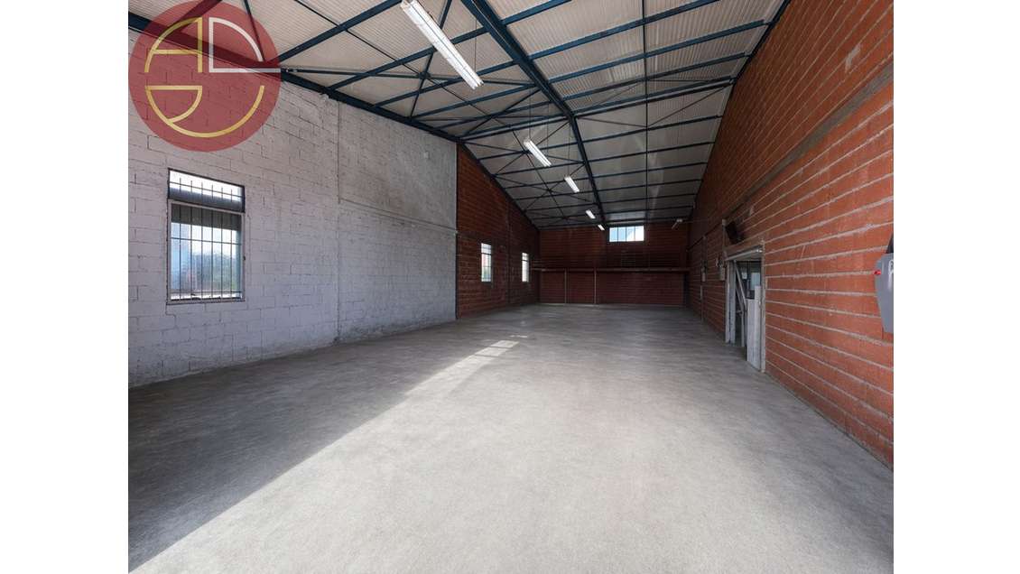 SUD-EST TOULOUSE  À louer, entrepôt de 380 m² imp