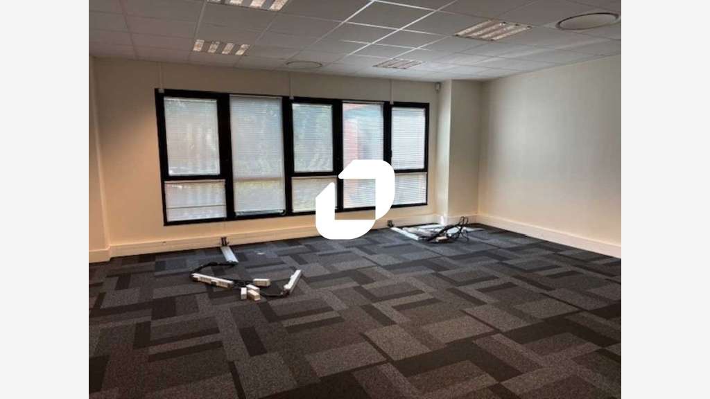 A louer Local d'activité 2032m² Saint ouen