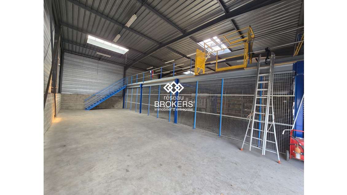 A louer locaux de stockage 600m² ZI du Vert Galant