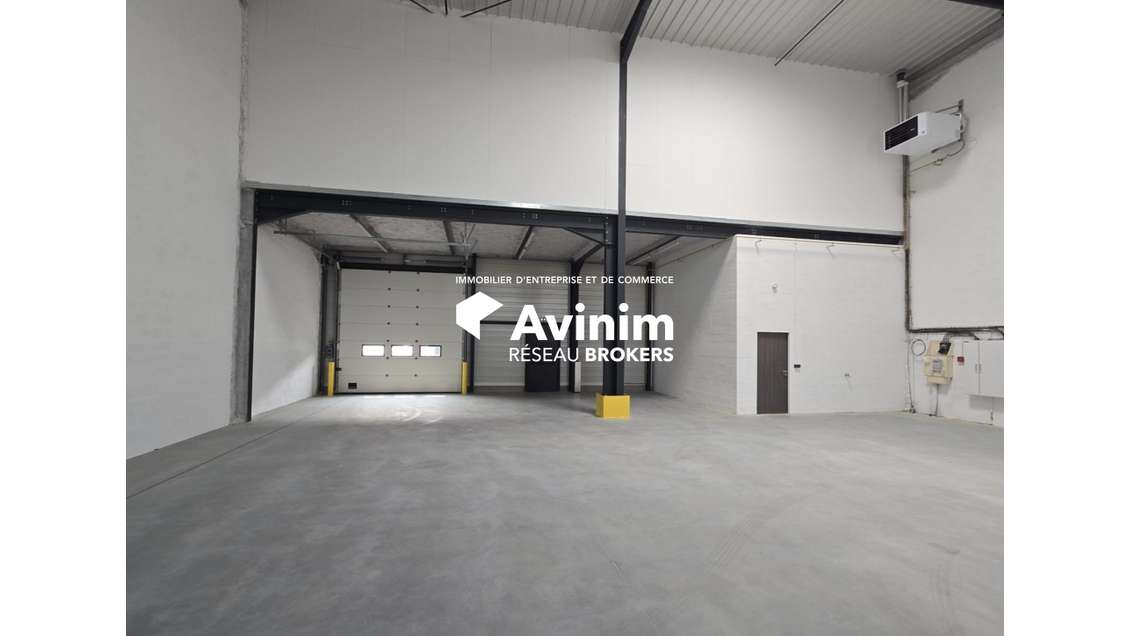 Location local 316m² St-Ouen-l'Aumône Vert Galant
