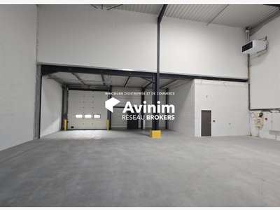 Location local 316m² St-Ouen-l'Aumône Vert Galant