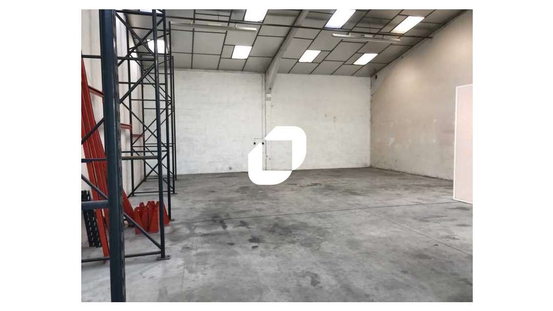 A louer Local d'activité 150m² Saint ouen l'aumone