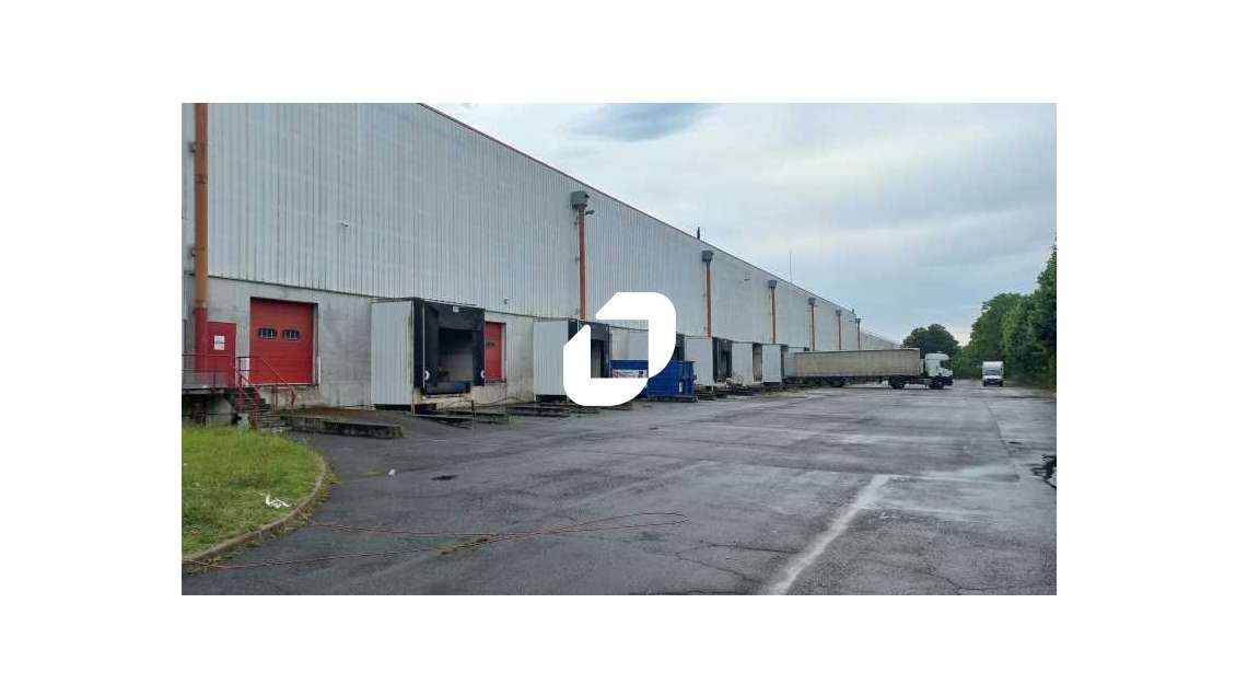 Dans une belle zone industrielle du Nord Ouest IDF