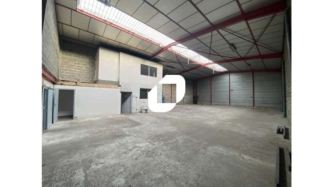 A louer Local d'activité 798m² Saint ouen l'aumone