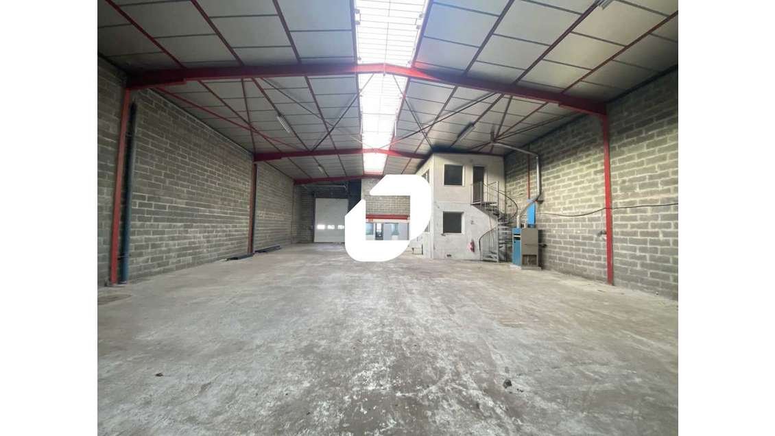 A louer Local d'activité 798m² Saint ouen l'aumone
