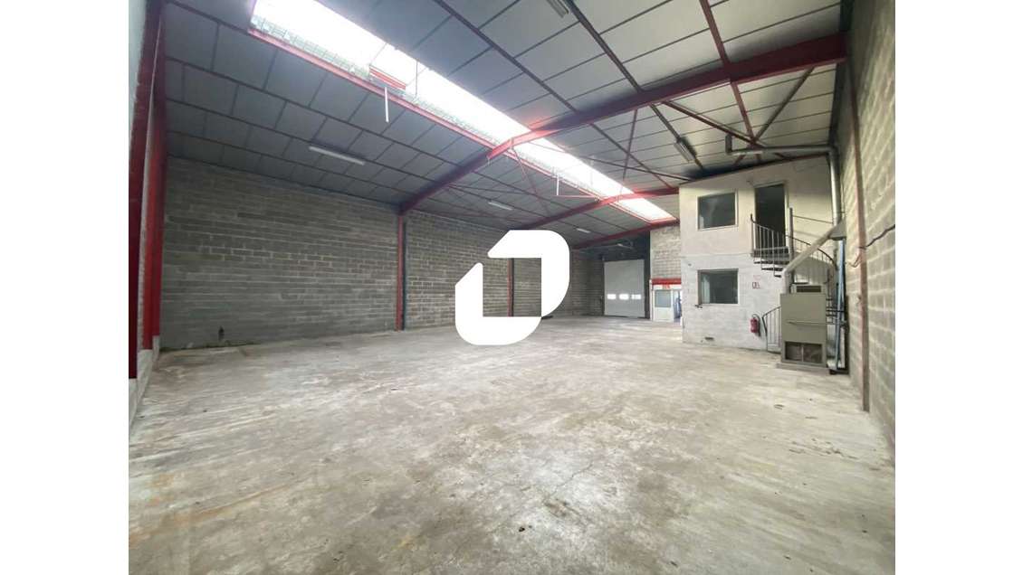 A louer Local d'activité 408m² Saint ouen l'aumone