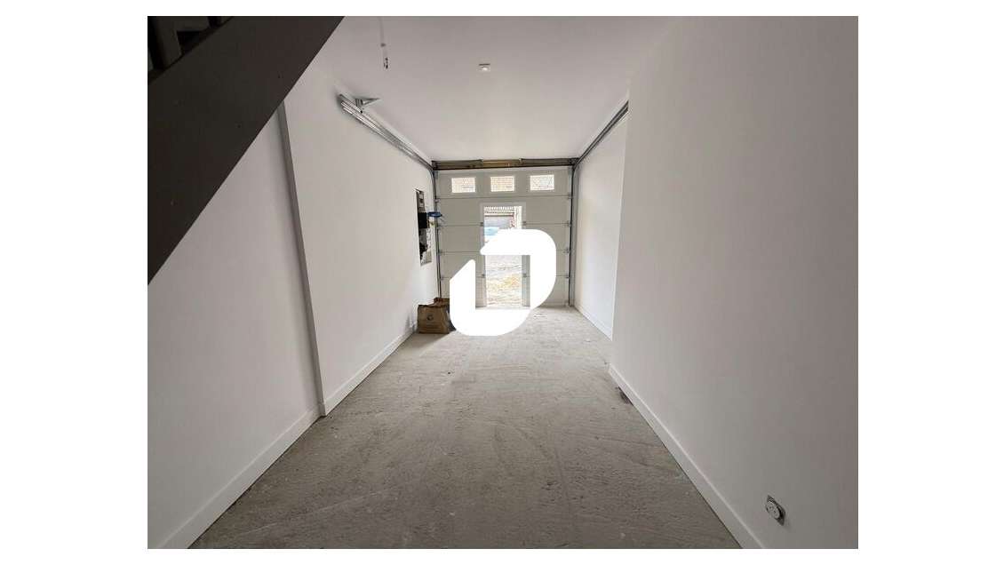 A louer Local d'activité 275m² Saint ouen l'aumone