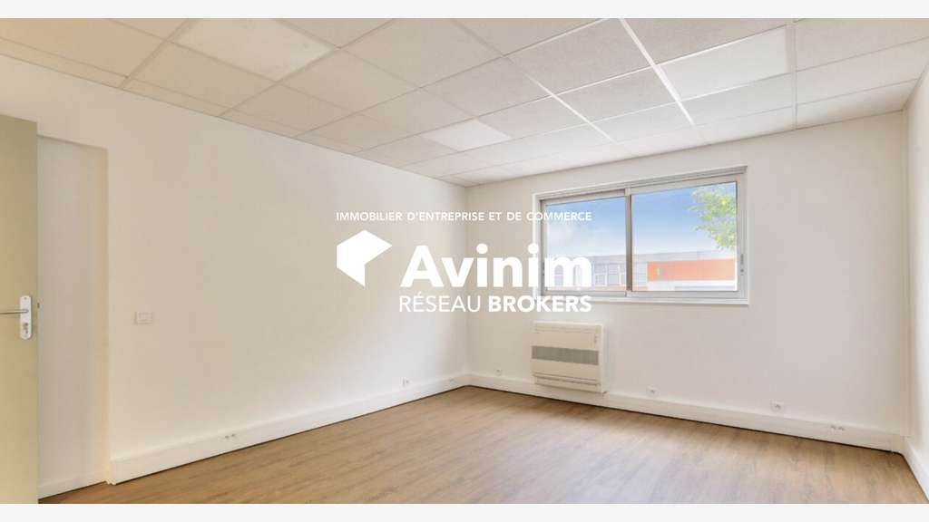 Local 165m² avec 38m² de bureaux St-Ouen-l'Aumône