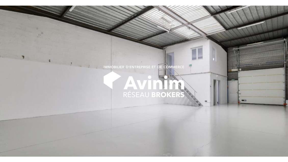 Local 165m² avec 38m² de bureaux St-Ouen-l'Aumône