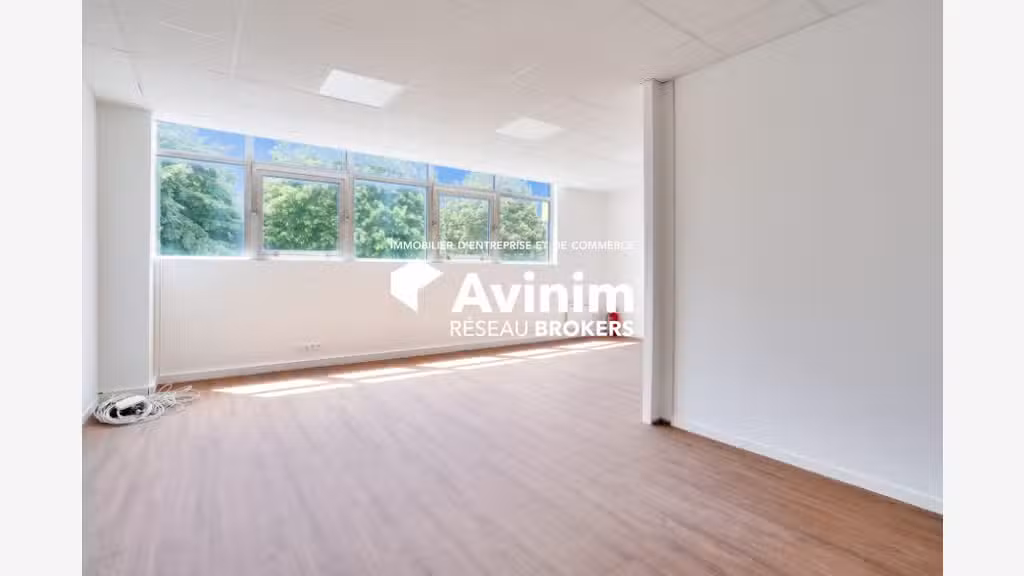 A louer entrepôt 165m² à Saint-Ouen-l'Aumône