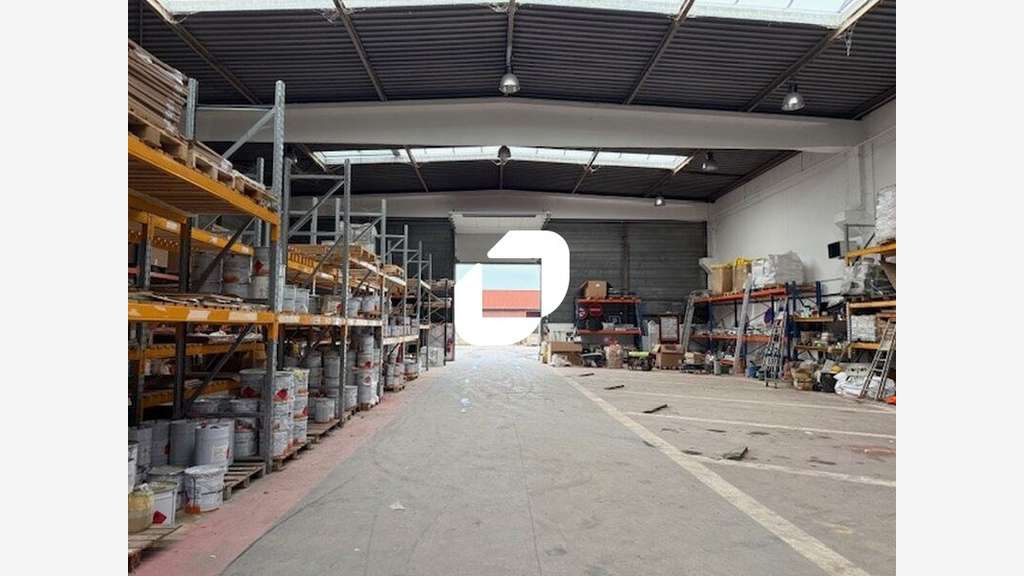 A louer Local d'activité 851m² Saint ouen l'aumone