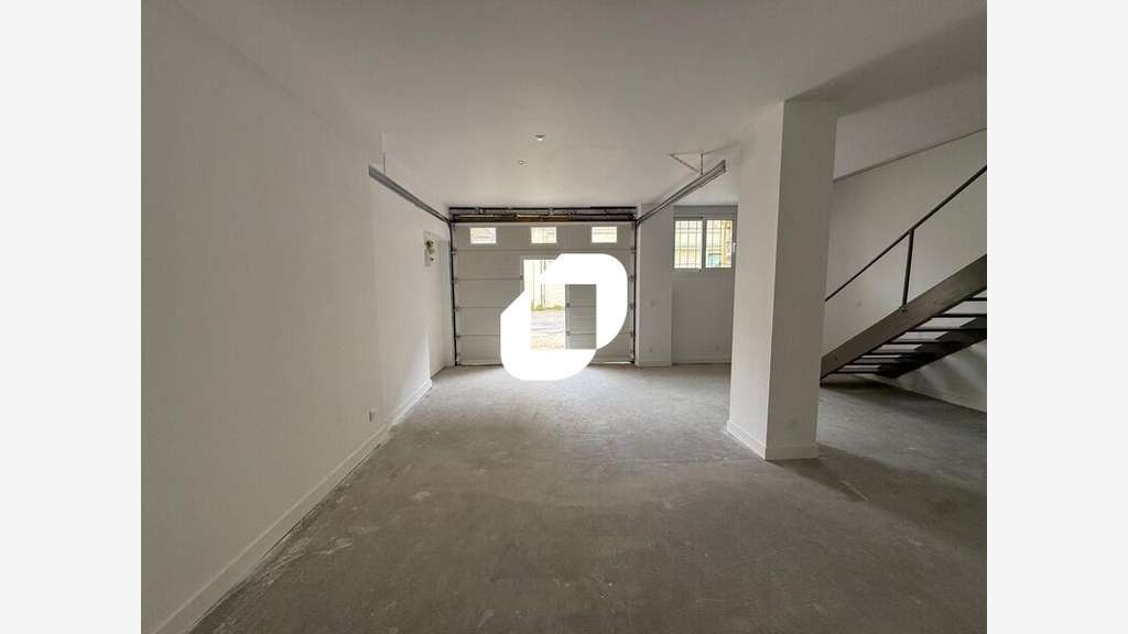 A louer Local d'activité 275m² Saint ouen l'aumone