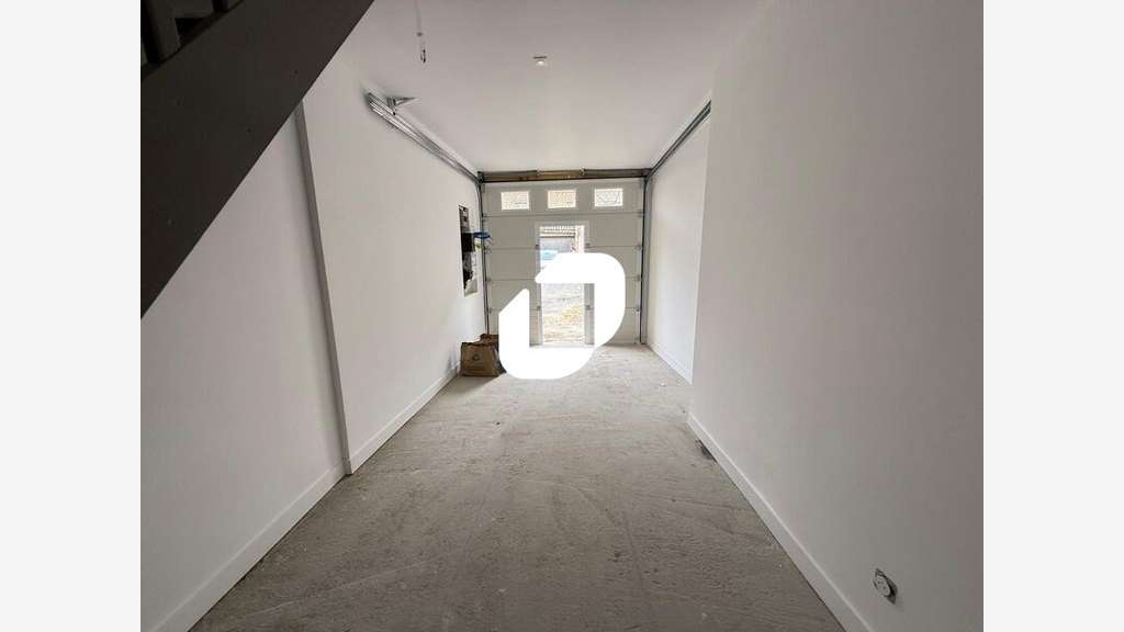 A louer Local d'activité 200m² Saint ouen l'aumone