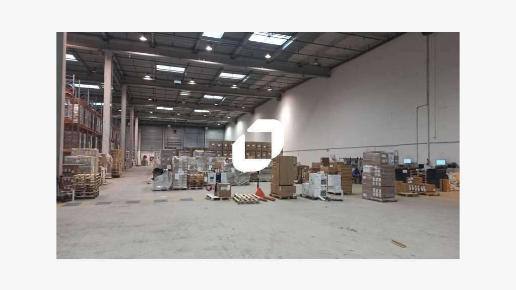 Dans une belle zone industrielle du Nord Ouest IDF