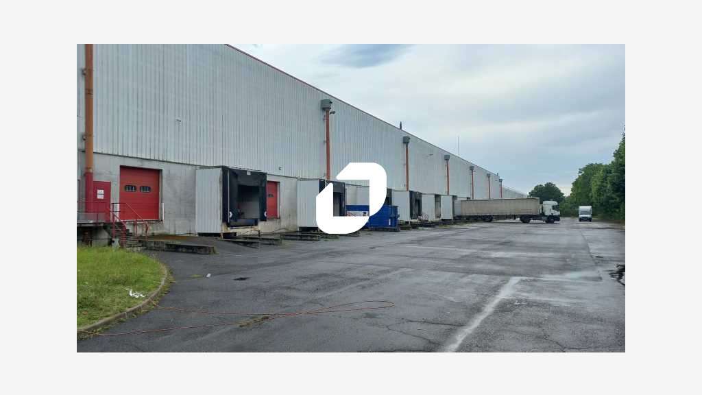 Dans une belle zone industrielle du Nord Ouest IDF