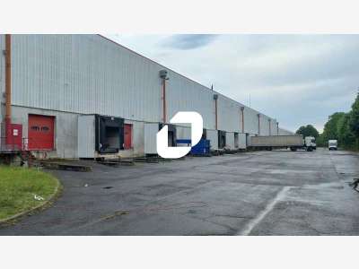 Dans une belle zone industrielle du Nord Ouest IDF