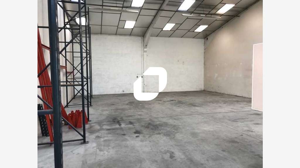 A louer Local d'activité 150m² Saint ouen l'aumone