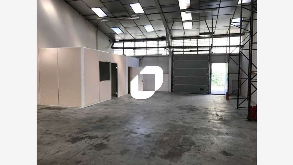 A louer Local d'activité 284m² Saint ouen l'aumone