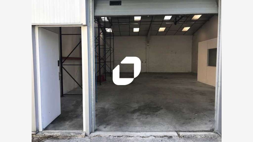 A louer Local d'activité 284m² Saint ouen l'aumone