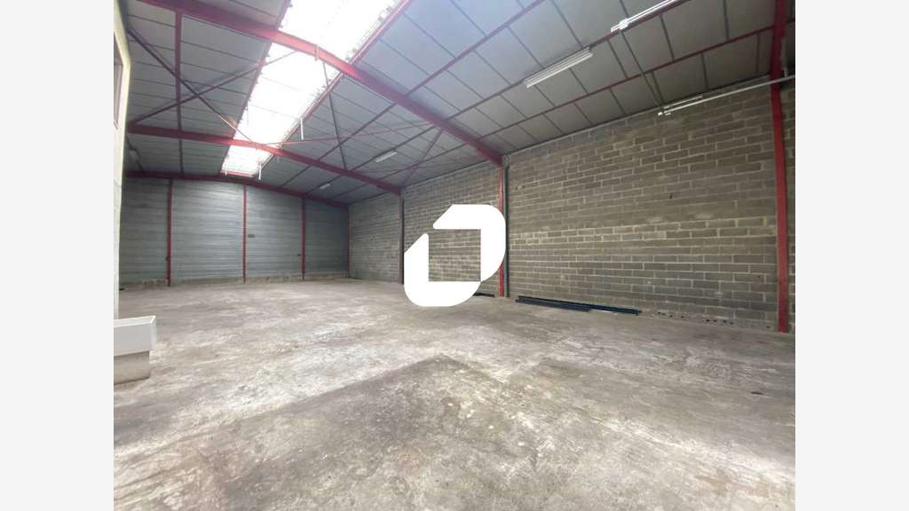 A louer Local d'activité 798m² Saint ouen l'aumone