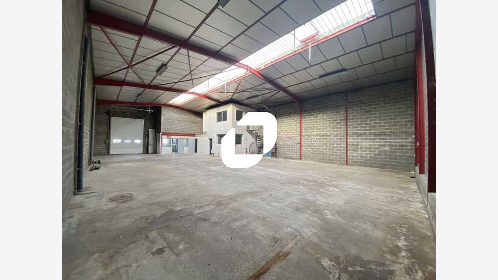 A louer Local d'activité 798m² Saint ouen l'aumone