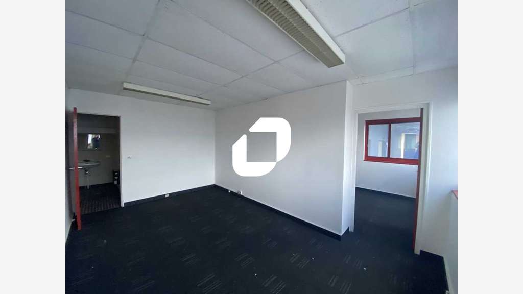 A louer Local d'activité 798m² Saint ouen l'aumone
