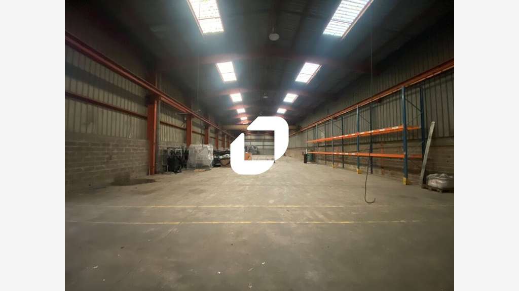 A louer Local d'activité 600m² Saint ouen l'aumone