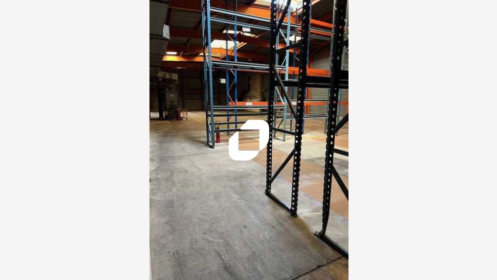 A louer Local d'activité 600m² Saint ouen l'aumone
