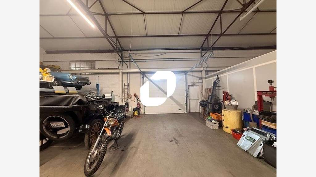 A louer Local d'activité 289m² Saint ouen l'aumone